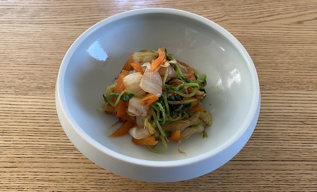 白菜とにんじんと豆苗のおかか和え